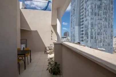 Original 2-storey apartment - penthouse WITH BOMB SHELTER for daily rent!, Tel Aviv, Flats & Apartments, Long term rental, 650 ₪