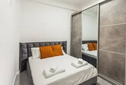 If you are looking for a temporary residence with MAMAD in Tel Aviv due to concerns about security and conflicts in your area, we have a 3 bedroom apartment on Pinsker Street, Flats & Apartments, Short term, Tel Aviv, 160 ₪