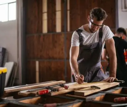 A CARRIER or worker skilled in carpentry is required for a small carpentry workshop that provides maintenance services to a large company in North Tel Aviv, Vacancies, Working specialties, Russian