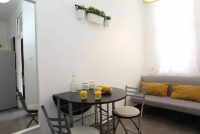 Cozy apartment by the sea at a SUPER PRICE!, Tel Aviv, Flats & Apartments, Long term rental, 300 ₪