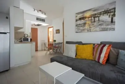 Original 2-storey 3-room apartment - penthouse WITH BOMB SHELTER for daily rent!, Tel Aviv, Flats & Apartments, 600 ₪