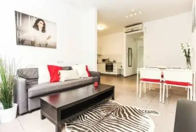 If you are looking, for temporary accommodation, for an apartment with MAMAD in Tel Aviv due to concerns about security and conflicts in your area, we have apartments in the New Port area, st., Tel Aviv, Flats & Apartments, 500 ₪