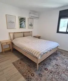 in a quiet city center, in a building with an elevator, Magnificent 4-room apartment with a sunny balcony, Rishon LeZion, Flats & Apartments, 6,900 ₪