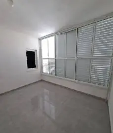 near the old bus station, on the 2nd floor, spacious and bright, 2-room apartment in good condition, Rishon LeZion, Flats & Apartments, Long term rental, 3,300 ₪