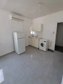 near the old bus station, on the 2nd floor, spacious and bright, 2-room apartment in good condition, Rishon LeZion, Flats & Apartments, Long term rental, 3,300 ₪