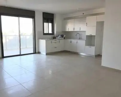 not far from the city center, in a new building, 3-room apartment without furniture, Rishon LeZion, Flats & Apartments, 6,200 ₪