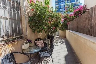 For rent comfortable two-room apartment with a courtyard 5 steps from the sea AT A PRICE of 500 shekels per day, Tel Aviv, Flats & Apartments, 500 ₪