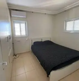 in a residential area of the city center, in a building with an elevator, 4-room apartment in good condition, Rishon LeZion, Flats & Apartments, 5,400 ₪