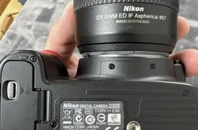 מצלמת SLR דיגיטלית Nikon D60 עם עדשה ואביזרים 18-55 מ