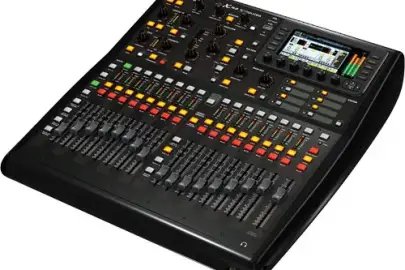 وحدة التحكم في الخلط الرقمية Behringer X32 Producer ذات 40 مدخلاً و25 ناقلاً مع 16, القدس, جديد, 4,000 ₪